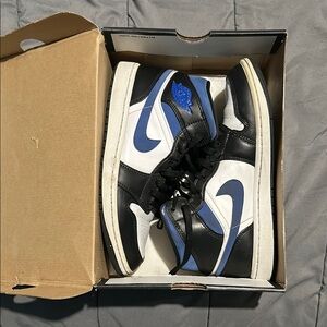 Nike Black and Blue Athletic Shoes with Iconic Design